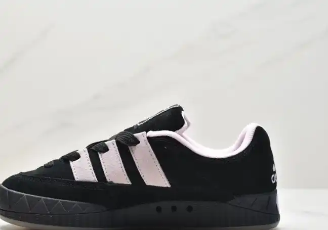 hype Adidas Sneakers