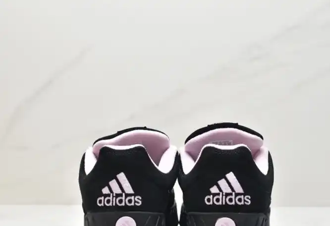 hype Adidas Sneakers