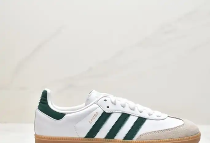 hype Adidas Sneakers