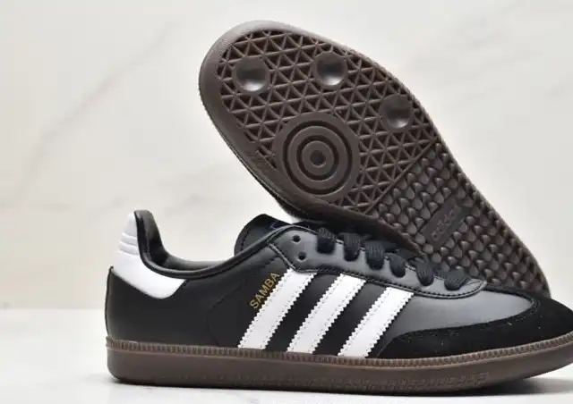 hype Adidas Sneakers