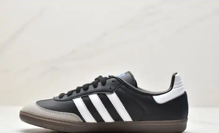 hype Adidas Sneakers