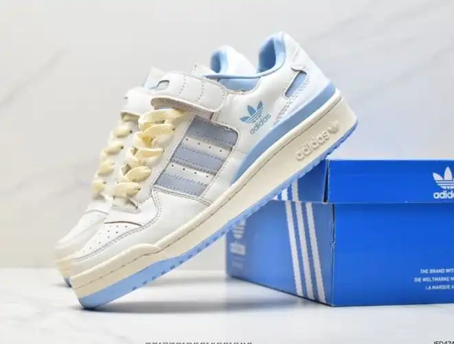 hype Adidas Sneakers