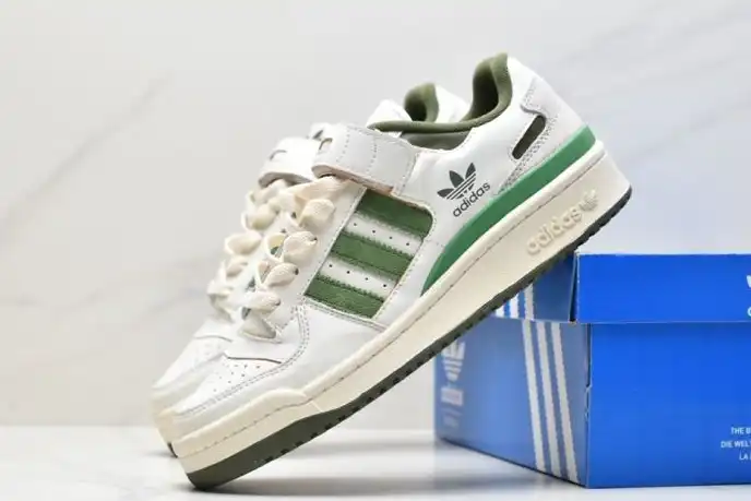 hype Adidas Sneakers