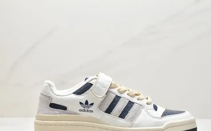 hype Adidas Sneakers