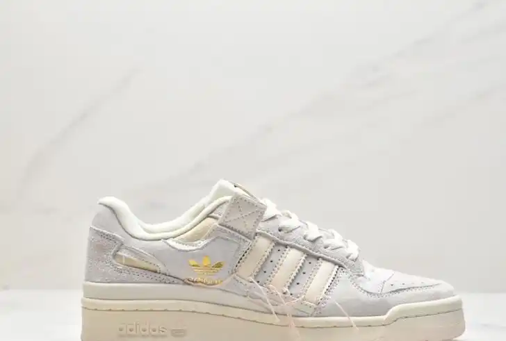 hype Adidas Sneakers