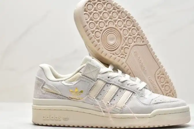 hype Adidas Sneakers