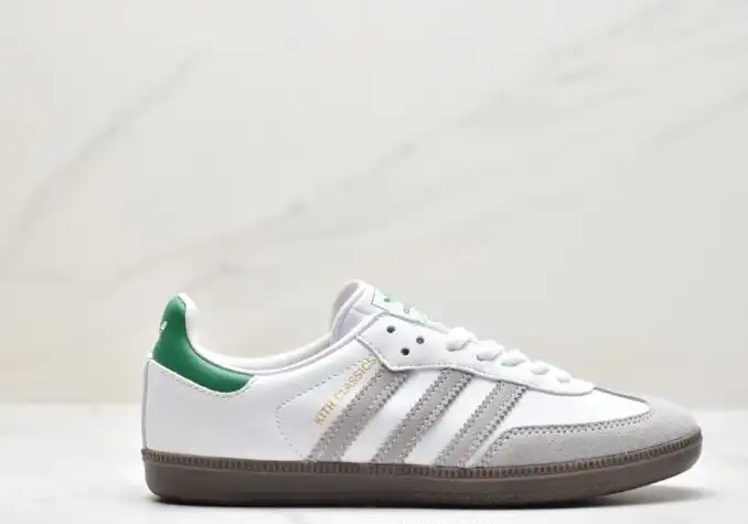 hype Adidas Sneakers