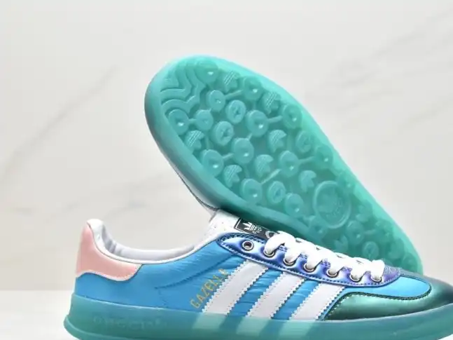 hype Adidas Sneakers