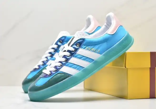 hype Adidas Sneakers