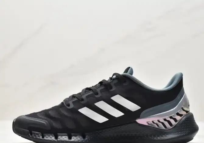 hype Adidas Sneakers