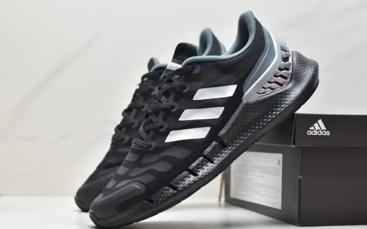 hype Adidas Sneakers