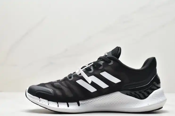 hype Adidas Sneakers