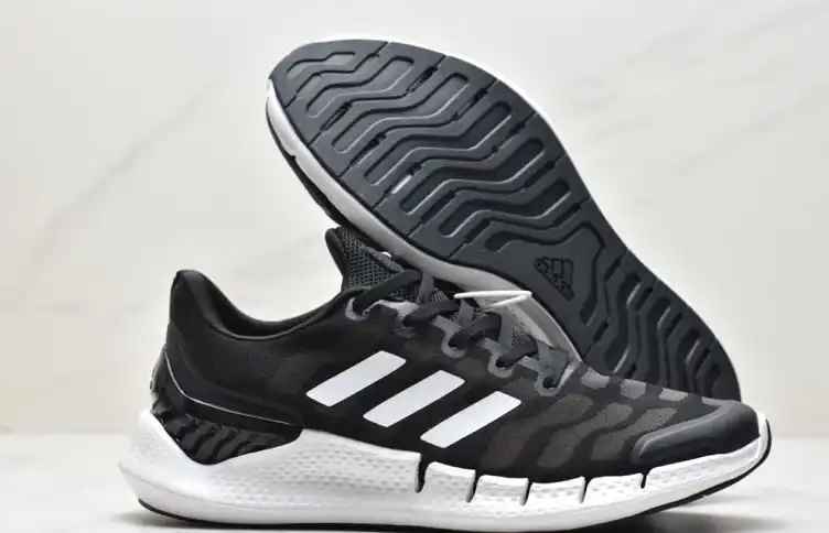 hype Adidas Sneakers