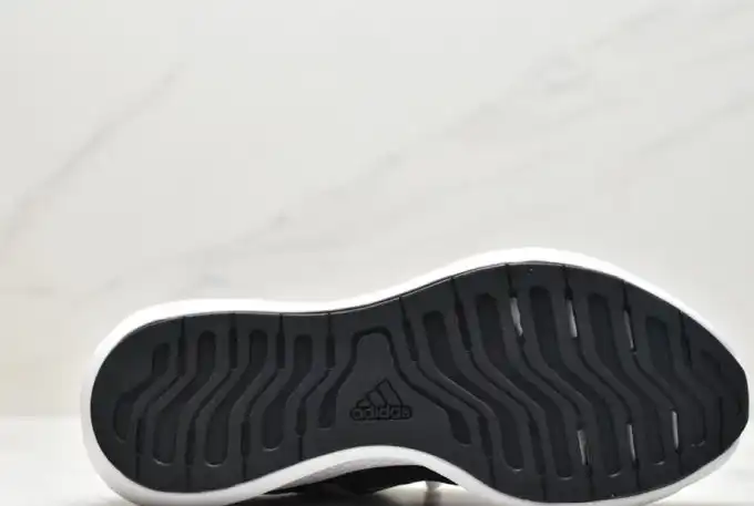 hype Adidas Sneakers