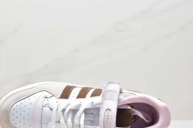 hype Adidas Sneakers