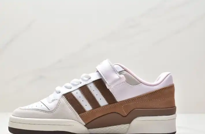 hype Adidas Sneakers