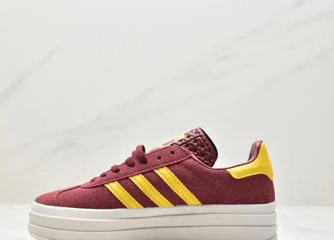 hype Adidas Sneakers