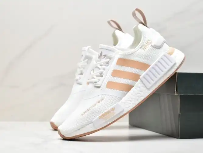 hype Adidas Sneakers