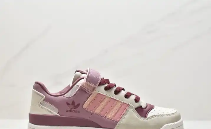 hype Adidas Sneakers