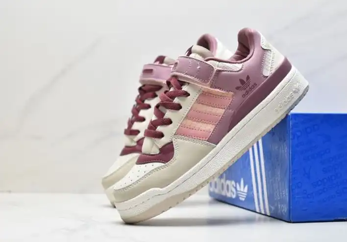 hype Adidas Sneakers