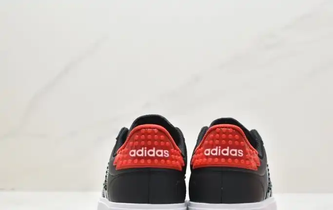 hype Adidas Sneakers