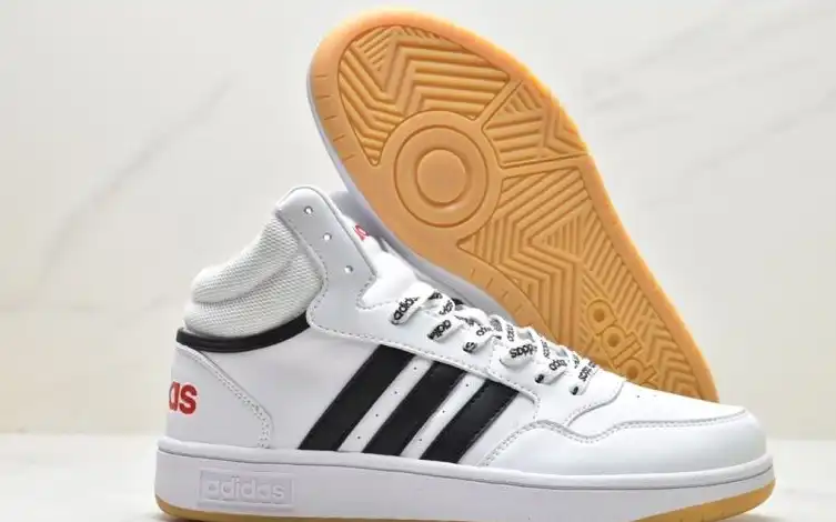 hype Adidas Sneakers