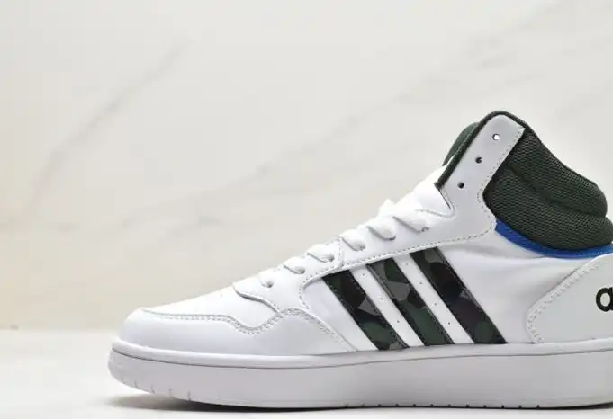 hype Adidas Sneakers