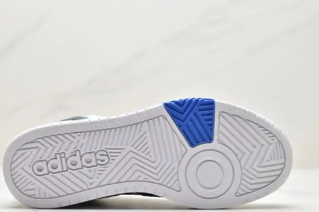 hype Adidas Sneakers