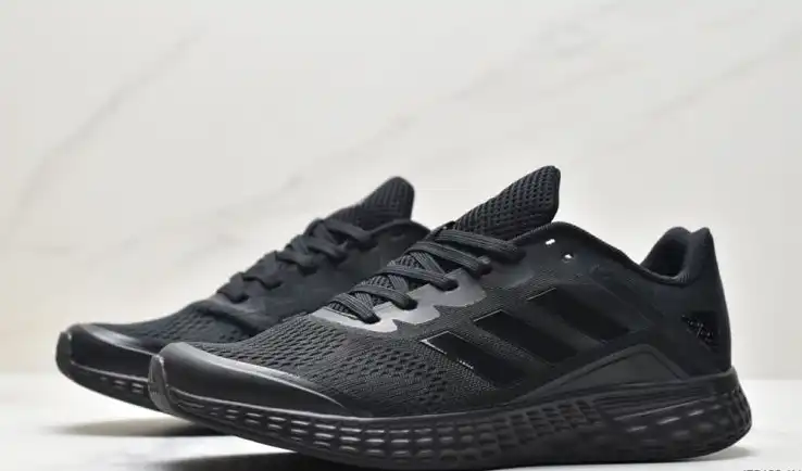 hype Adidas Sneakers