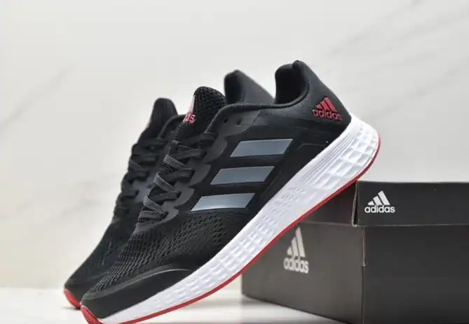 hype Adidas Sneakers