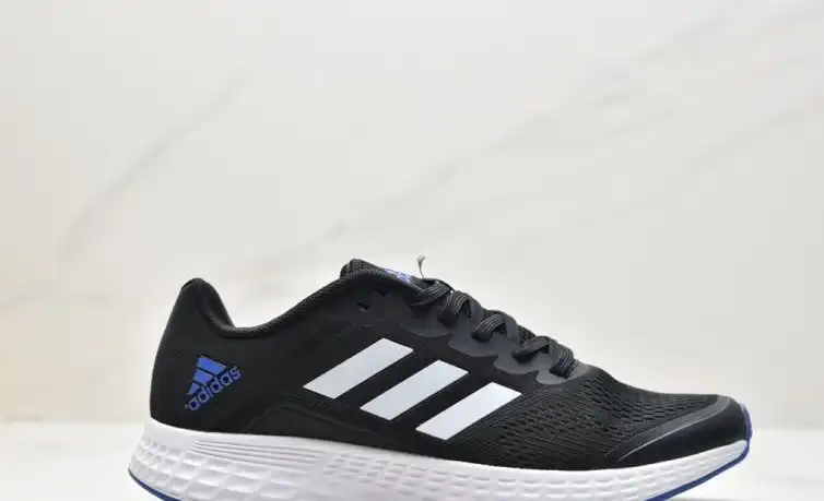 hype Adidas Sneakers