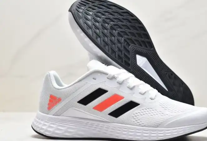 hype Adidas Sneakers