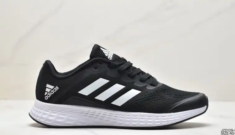 hype Adidas Sneakers