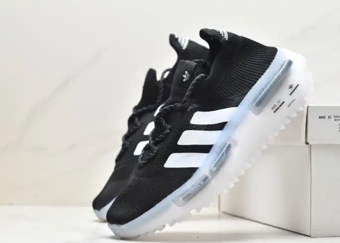 hype Adidas Sneakers