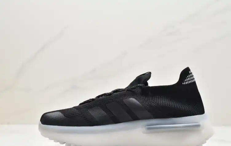 hype Adidas Sneakers