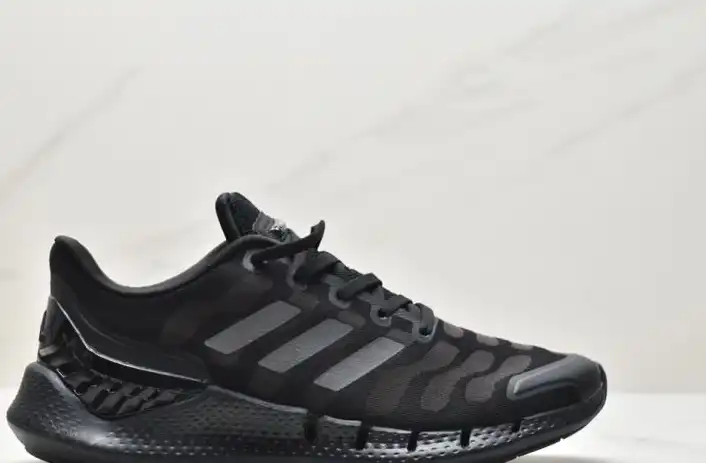 hype Adidas Sneakers