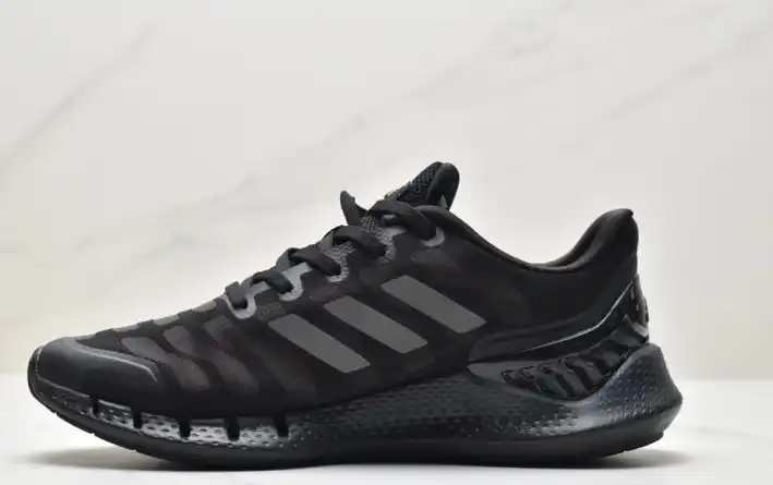 hype Adidas Sneakers