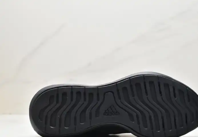 hype Adidas Sneakers