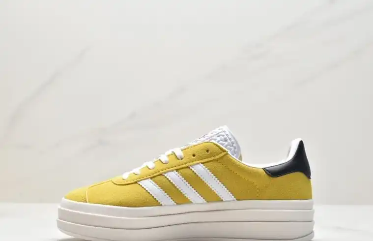 hype Adidas Sneakers