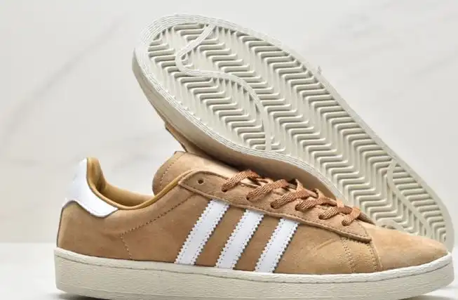 hype Adidas Sneakers