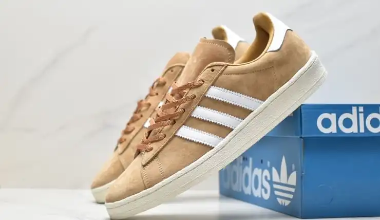 hype Adidas Sneakers