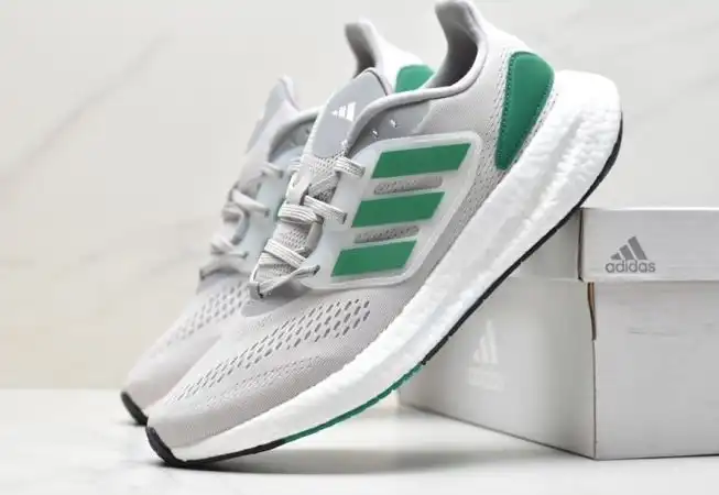 hype Adidas Sneakers