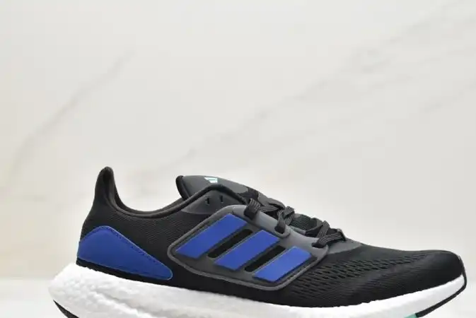 hype Adidas Sneakers