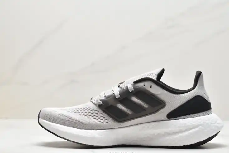 hype Adidas Sneakers