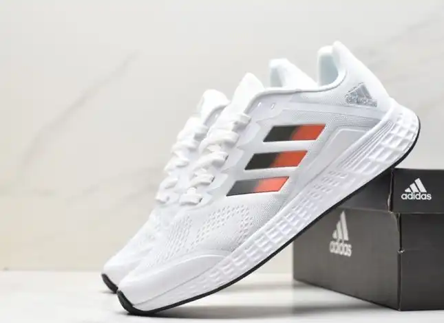 hype Adidas Sneakers