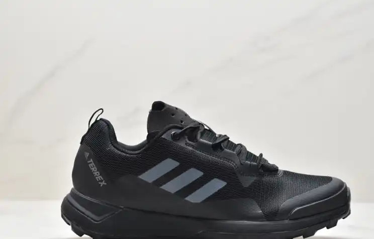 hype Adidas Sneakers