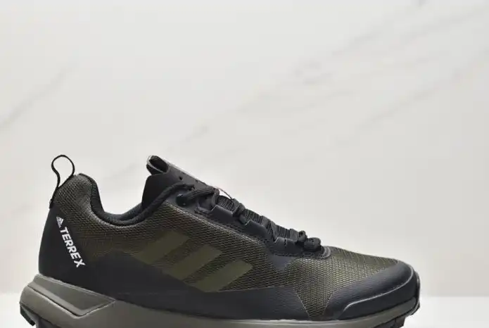 hype Adidas Sneakers