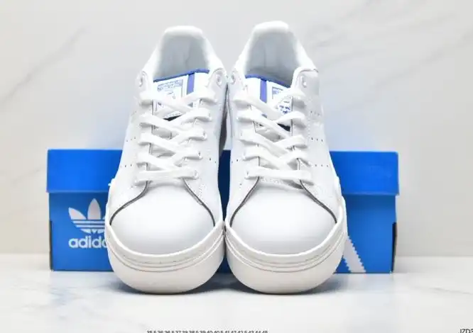 hype Adidas Sneakers