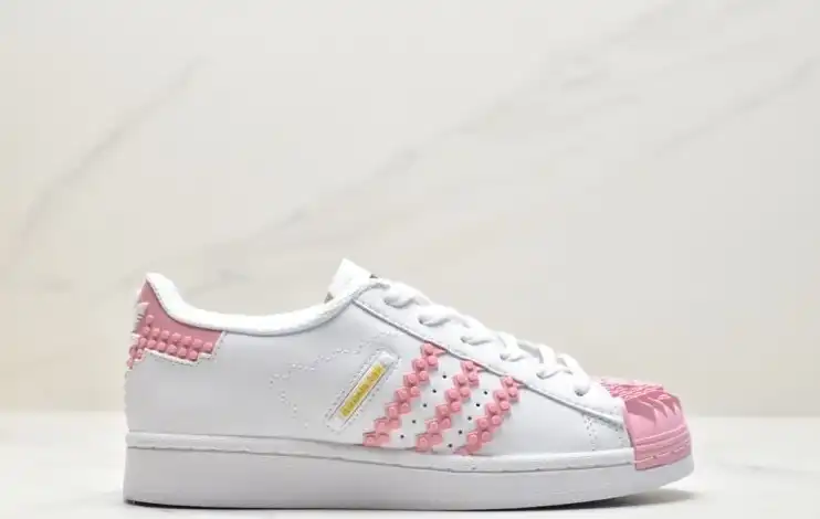 hype Adidas Sneakers