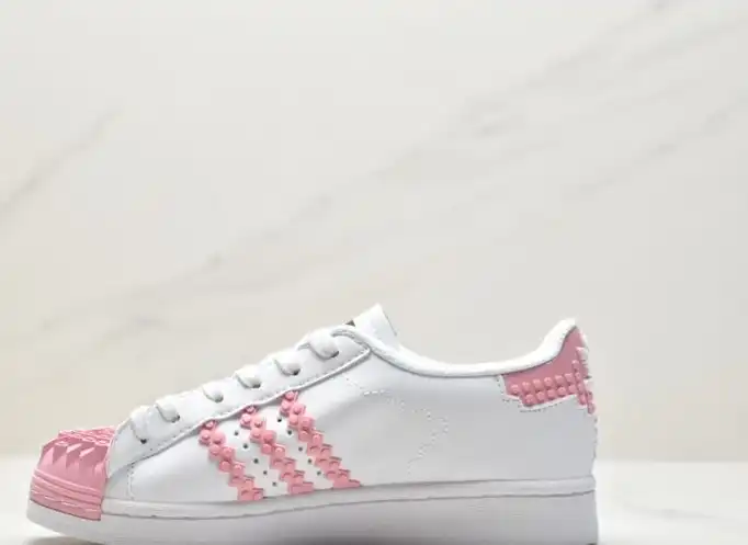 hype Adidas Sneakers